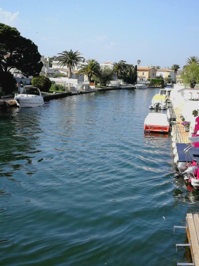 Villetta Da Carla Castello  D'Empuries Exteriör bild